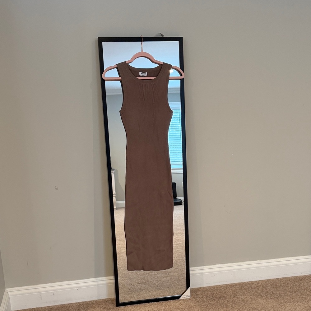 Ella Sleeveless Tan Midi Dress